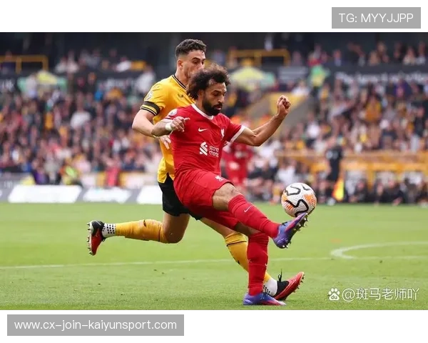 利物浦的三脚传递直达禁区：攻势中的精准三连击