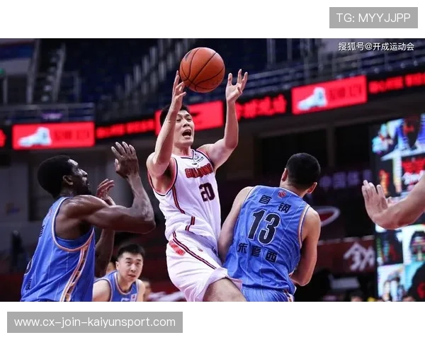 前锋收长传冷静推射稳稳命中带队取得胜利