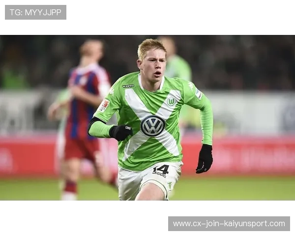 德布劳内外脚背直塞穿透，曼城单刀到手